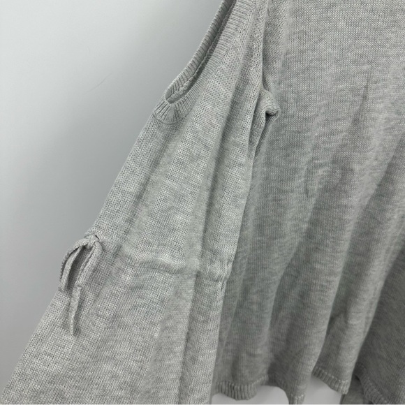 American Eagle Outfitters Gray Cold Shoulder Sweater Bell Sleeve Size Large Boho - Picture 2 of 9